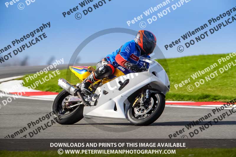 donington no limits trackday;donington park photographs;donington trackday photographs;no limits trackdays;peter wileman photography;trackday digital images;trackday photos